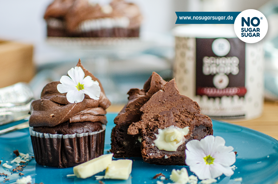Schokoladen Cupcakes mit weißer Vanille-Ganache | Muffins &amp; Cupcakes ...